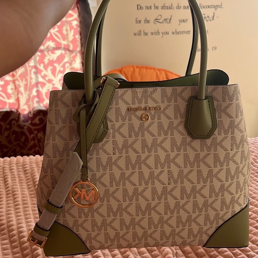 RARE** Michael kors crossbody NWT🌸